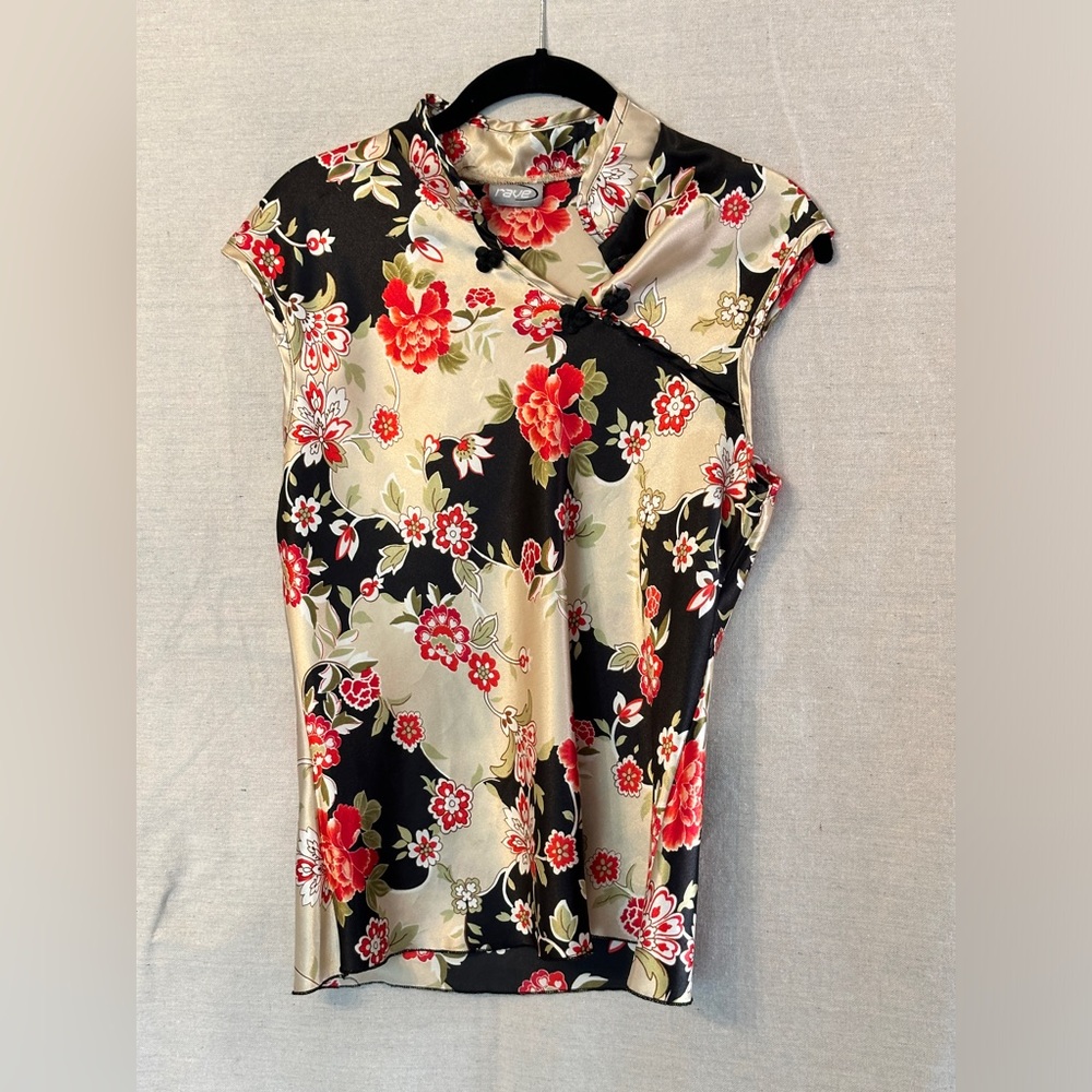 Asian-Style Silk Floral Pattern Sleeveless Blouse